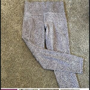 Athleta Gray Patterned High-Waisted Leggings